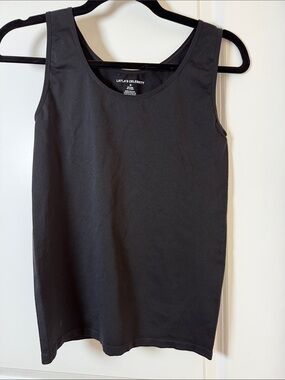 Layla's Celebrity Black Scoop Neck Tank Top